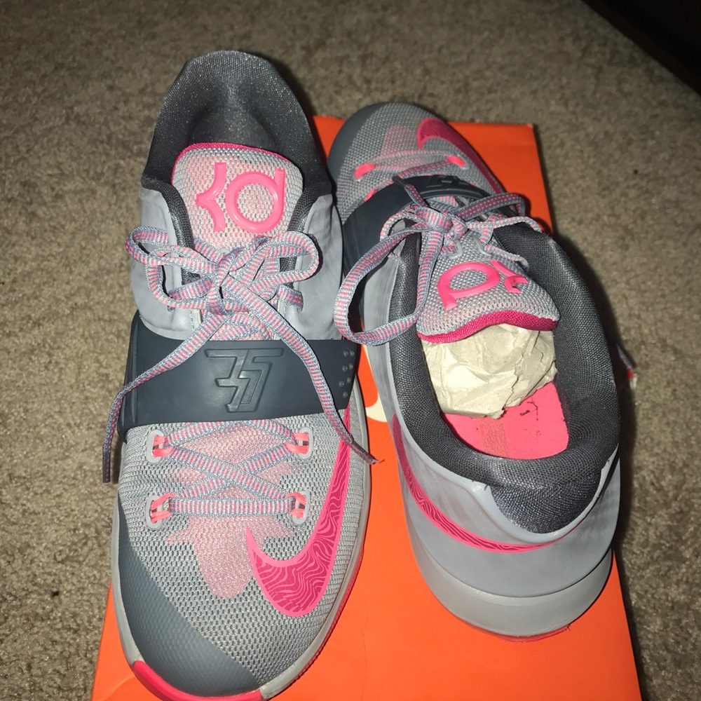 KD's NIKE SHOES